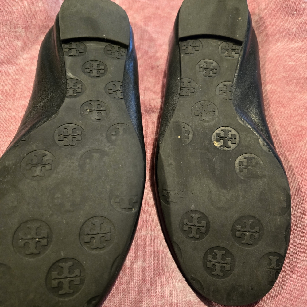 Tory Burch Black Ballet Flats with Gold Logo - Picture 4 of 4